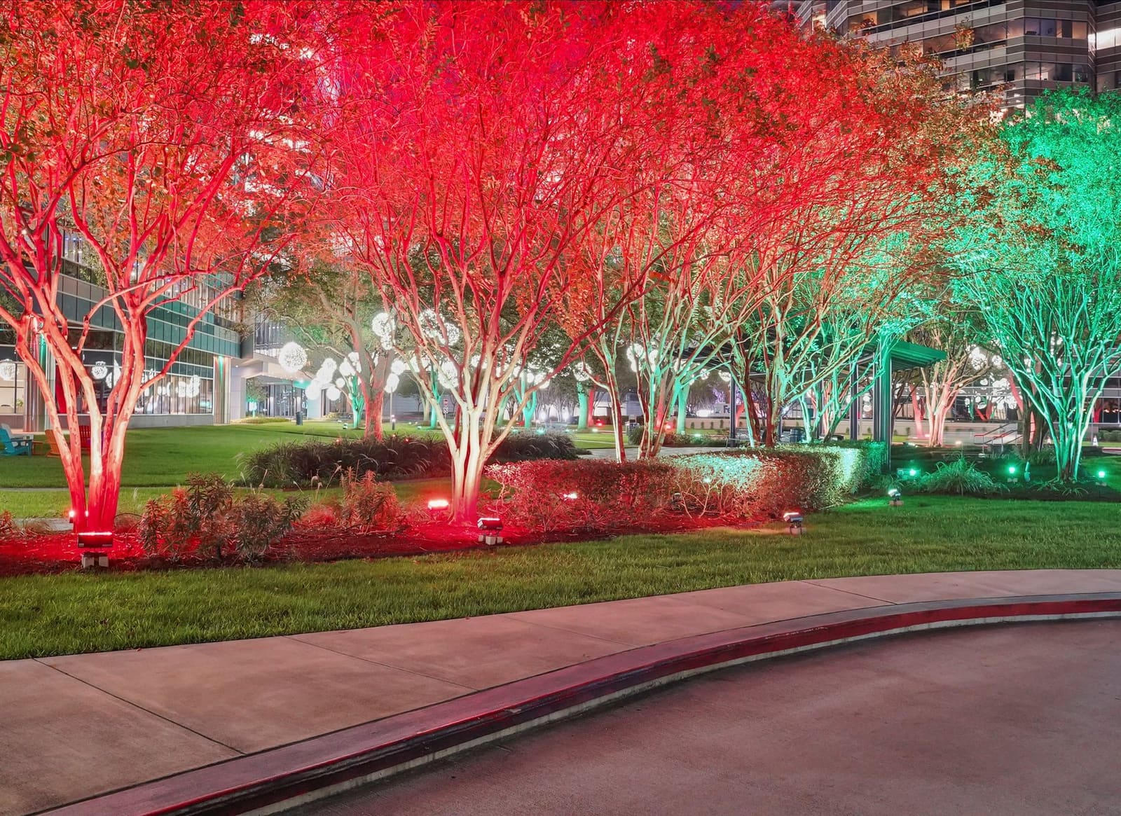 Four Oaks Place Landscape