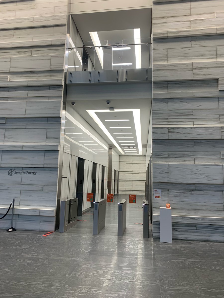 1500 Post Oak lobby with clean white LED cove lighting
